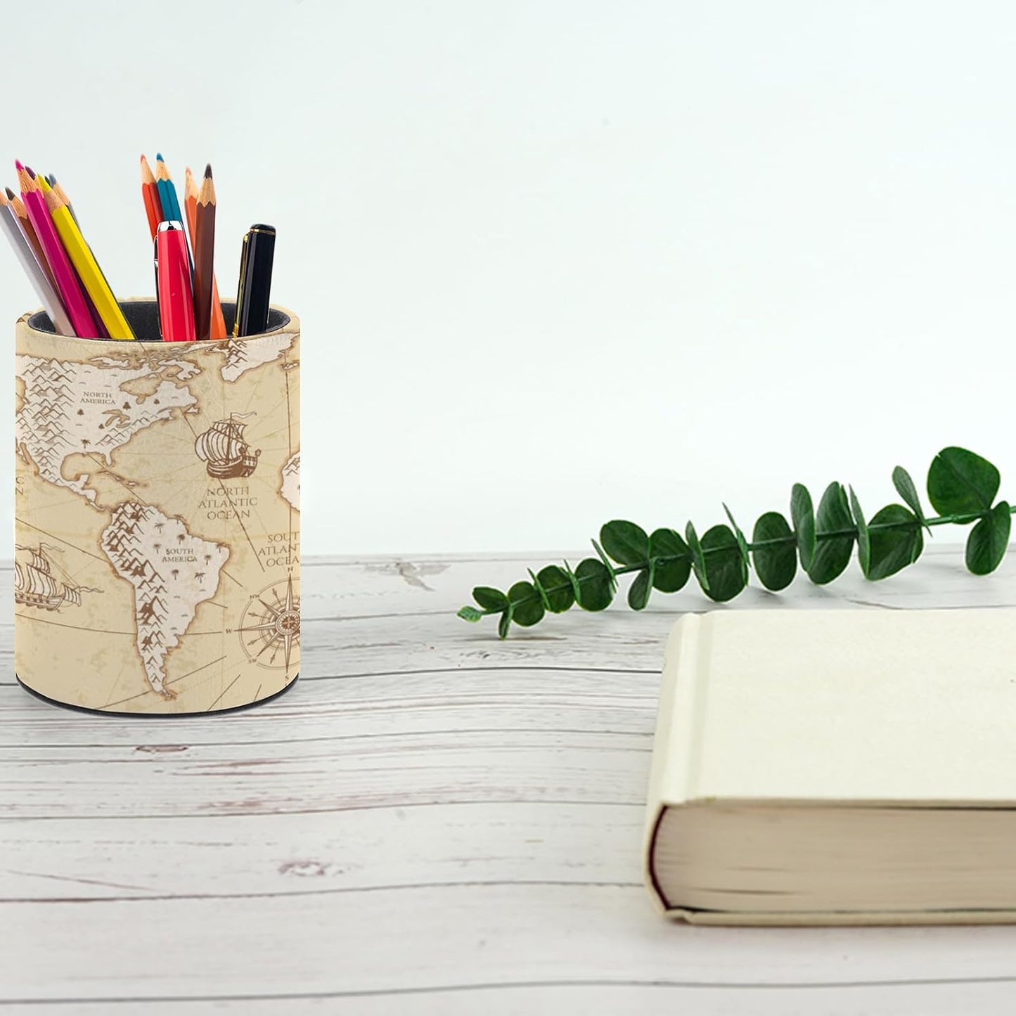 Vintage World Map Pen Holder Pencil Organizer Cute Pencil Cup Desk Decor Makeup Brush Holder PU Multifunctional Office Suppliesfor Home Classroom School