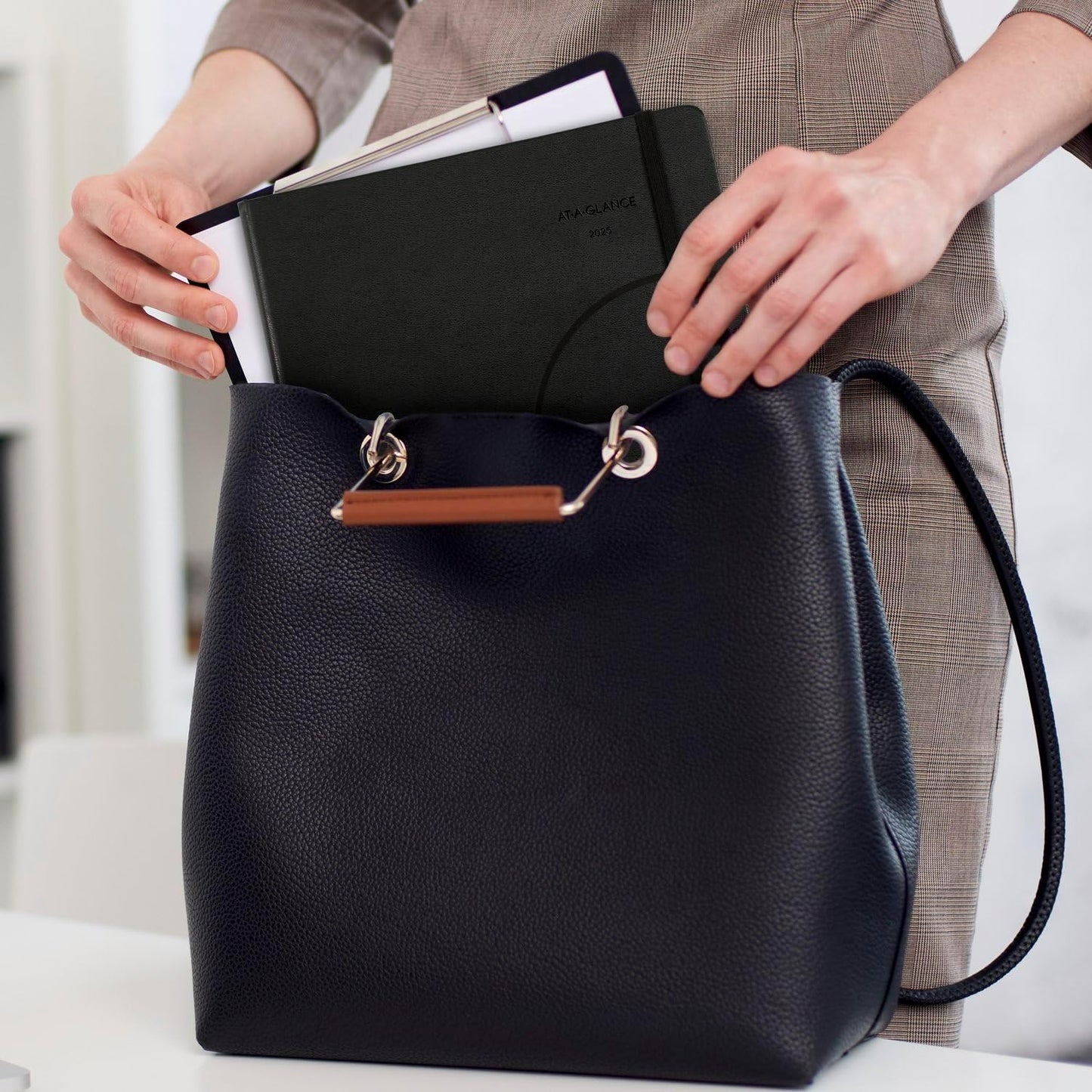 AT-A-GLANCE 2025 Appointment Book Planner, Weekly & Monthly, 7-1/2" x 10", Large, Plan.Write.Remember., Black (7069500525)