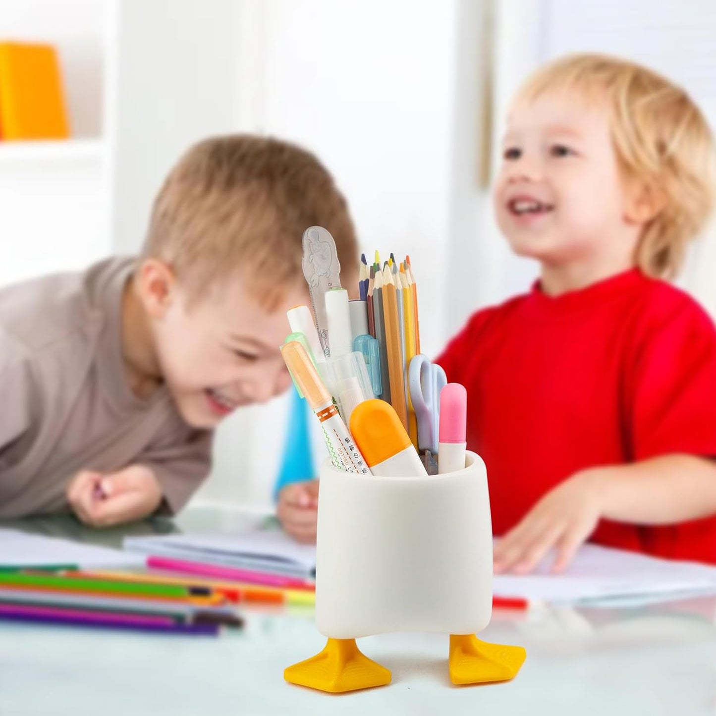 Creative Cute Duck Pen Pencil Holder, Multifunctional Stationery Pen Holder Makeup Brush Holder Kitchen Storage Cup