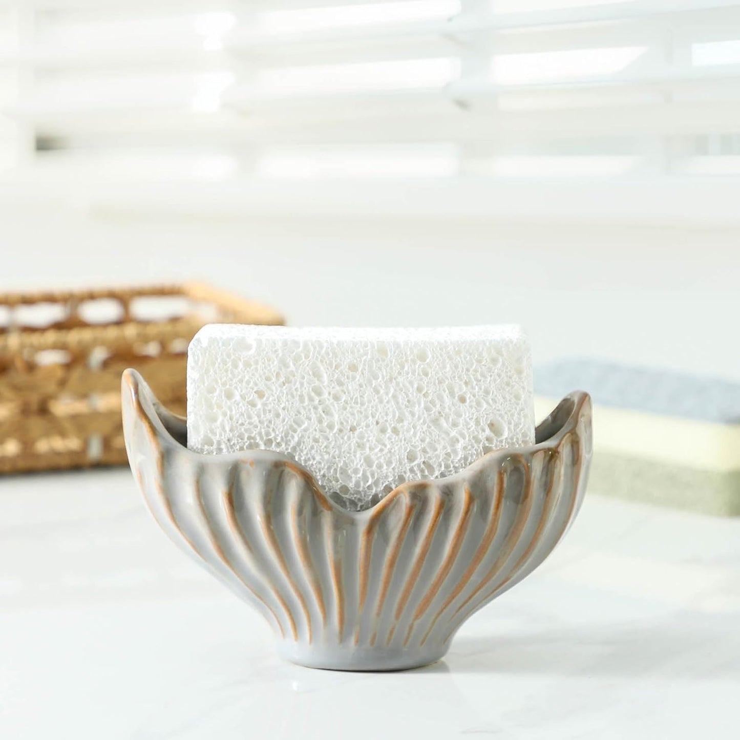 Sponge Holder for Kitchen Sink, Ceramic Sponge Holder with Fishtail Design, Sink Sponge Holder Caddy Organizer for Countertop, Farmhouse Kitchen Decor, Compact Kitchen Sponge Holder(Grey)