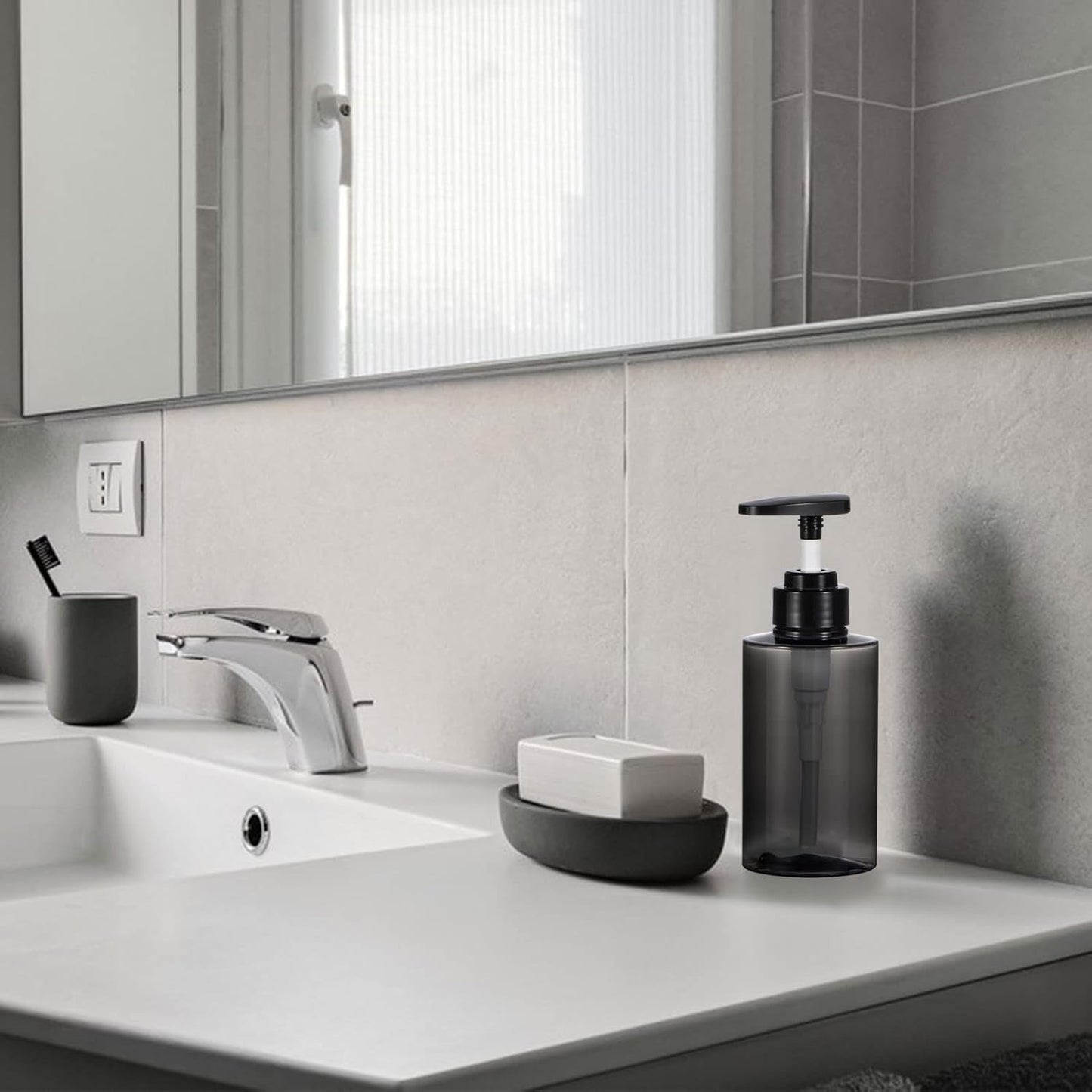 Shampoo Bottles with Pump, Yebeauty 2 Pack Empty Refillable Shower Bottle 10oz 300ml Squeeze Lotion Dispenser for Bathroom,Shampoo Soap, Conditioner Body Wash Liquidl,Clear Grey