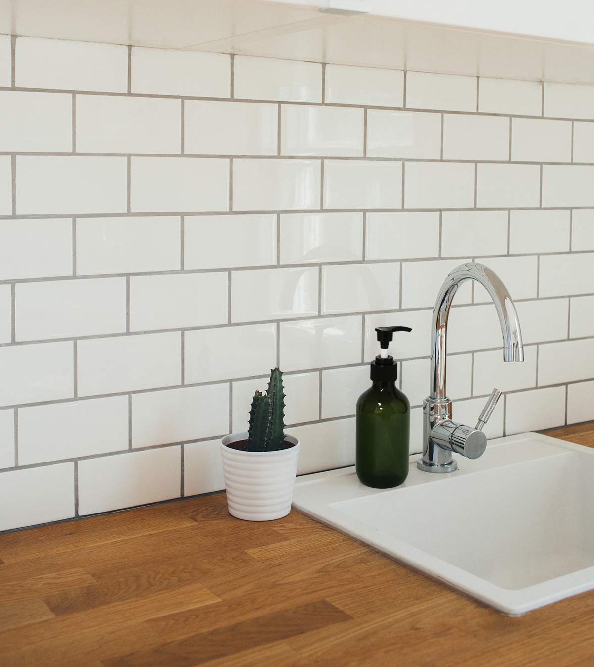 Pump Bottle Dispenser, Yebeauty 10oz/300ml Empty Plastic Shower Refillable Dispenser Soap Shampoo Pump Dispenser Containers with Pump Multipurpose for Cosmetic Kitchen Bathroom, 2-Pack Green