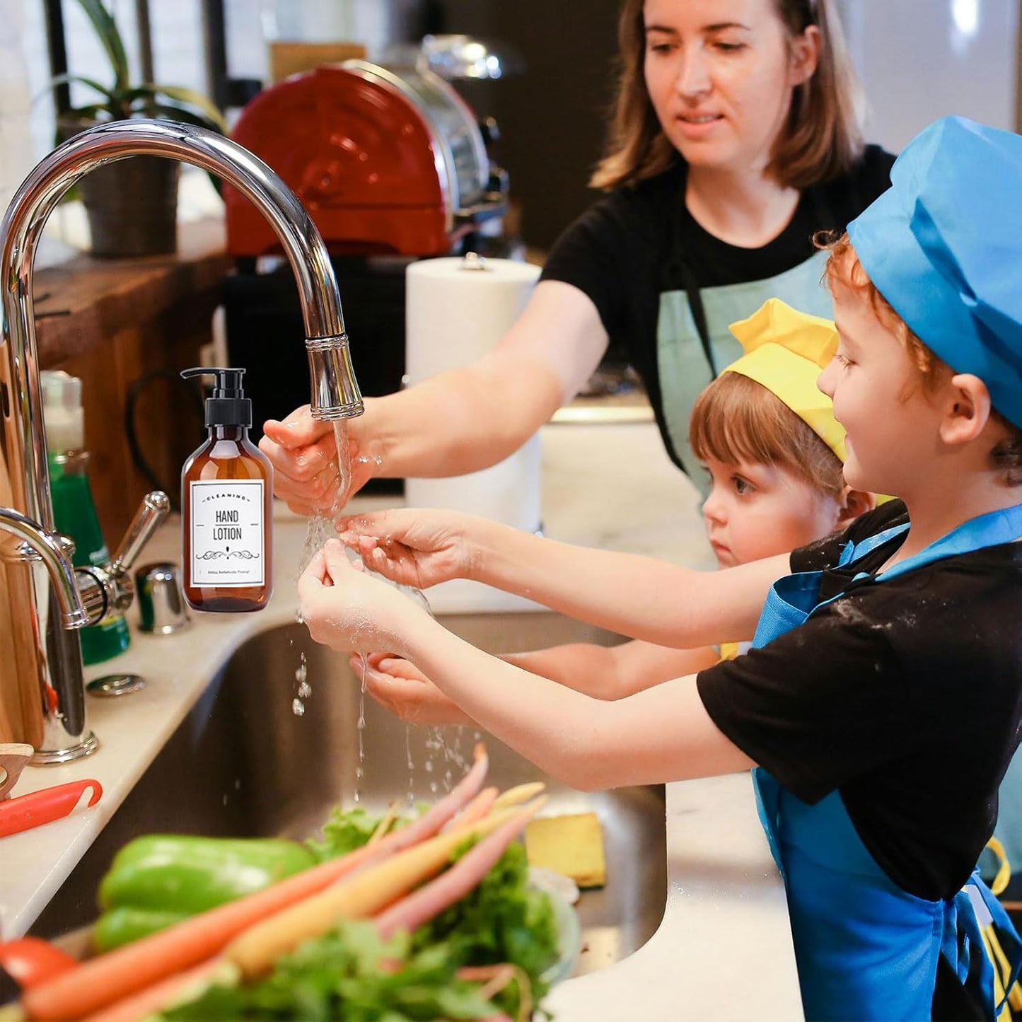 2 Pack Amber Plastic Soap Dispenser, 16 oz Bathroom Pump Bottles Dispenser Refillable Containers with Labels for Lotion Shampoo Body Wash Hand Dish Soap