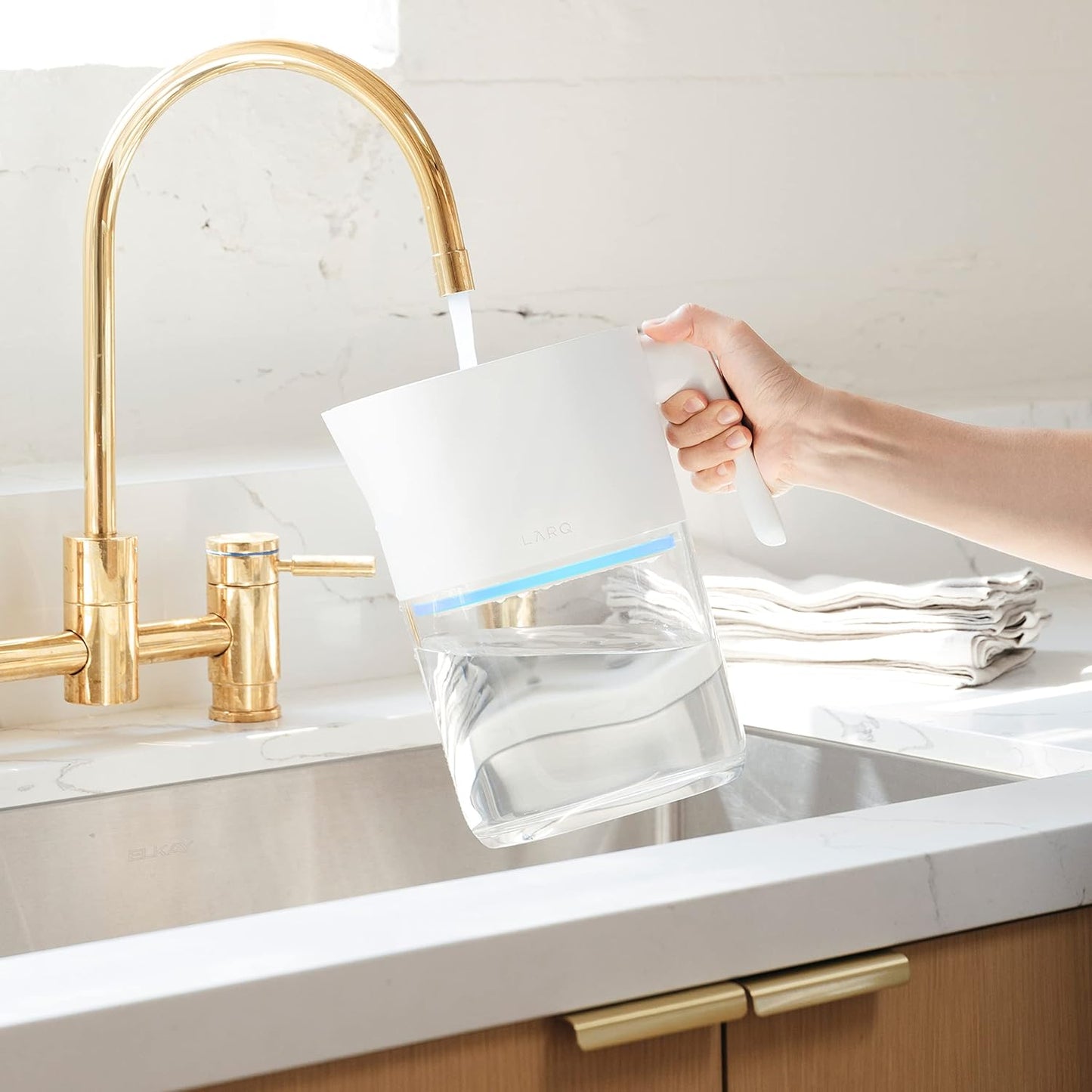 LARQ PureVis 3-in-1 Water Pitcher – Purifier, Filter & Tracking, 8-Cup Water Purifier Pitcher with Advanced Filter for Clean & Crisp Water – Removes Chlorine, PFAS, Lead & More – Pure White