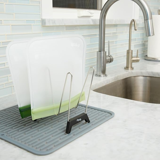 (re) zip Reusable Bag Drying Rack and Organizer | Includes 2 Reusable Leakproof Flat Lunch Bags | Wide Prongs for Drying, Vertical Storage for Easy Access | Disassembles for Effortless Storage