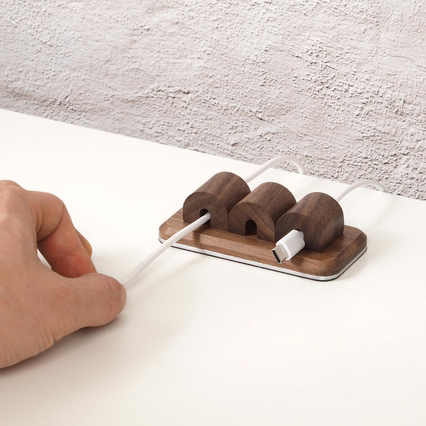 Wooden Magnetic Cable Organizer for Desk – Oak Cable Holder, Cord Management Station with Non-Slip Base, Cable Tidy Organizer for Office & Home