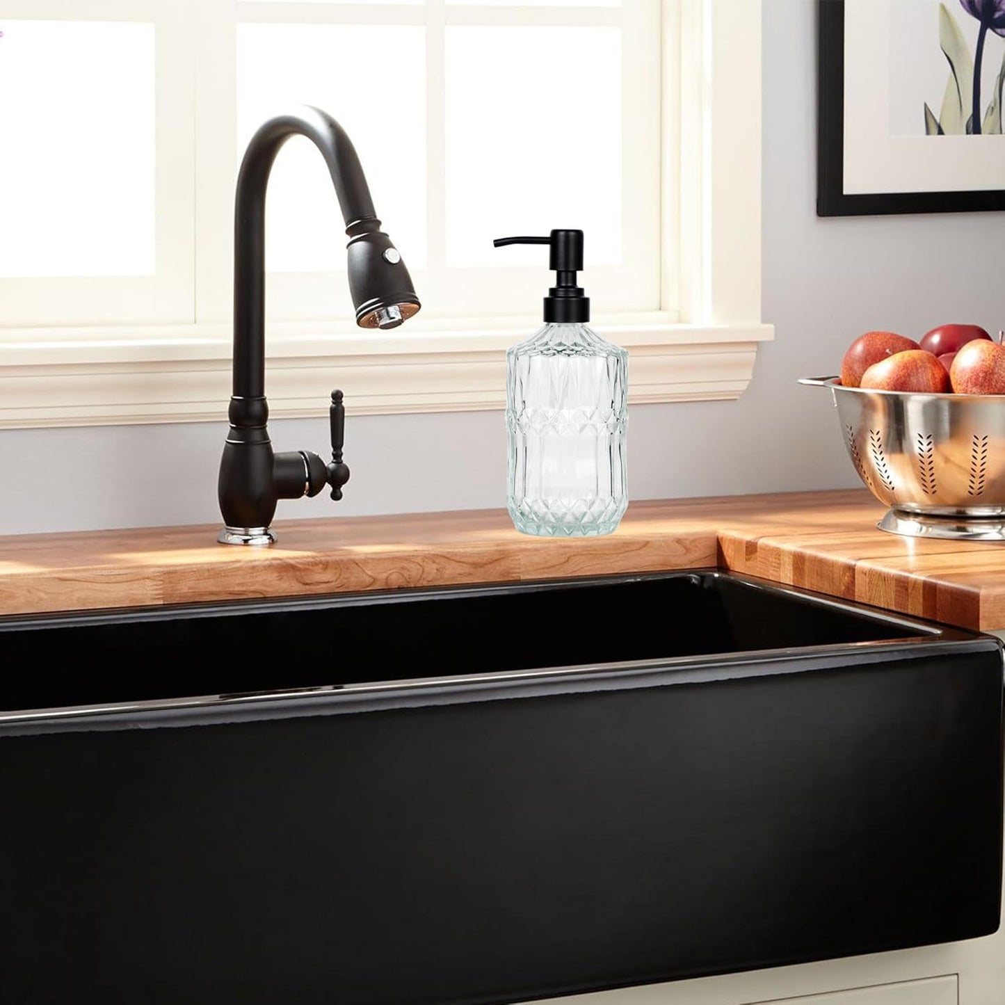 18 oz Clear Thick Glass Soap Dispenser with Black Rustproof Pump, Refillable Bathroom, Kitchen Soap Dispenser for Hand Soap, Body Wash and Lotion (Clear-Black Pump)