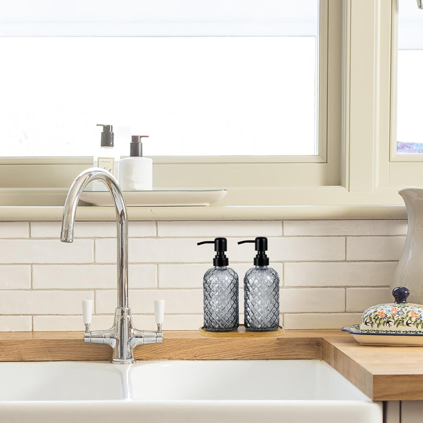 12Oz Glass Soap Dispenser with 304 Black Rustproof Stainless-Steel Pump, Refillable Glass Soap Dispenser for Kitchen, Bathroom, Farmhouse (Grey-2pack& Tray)