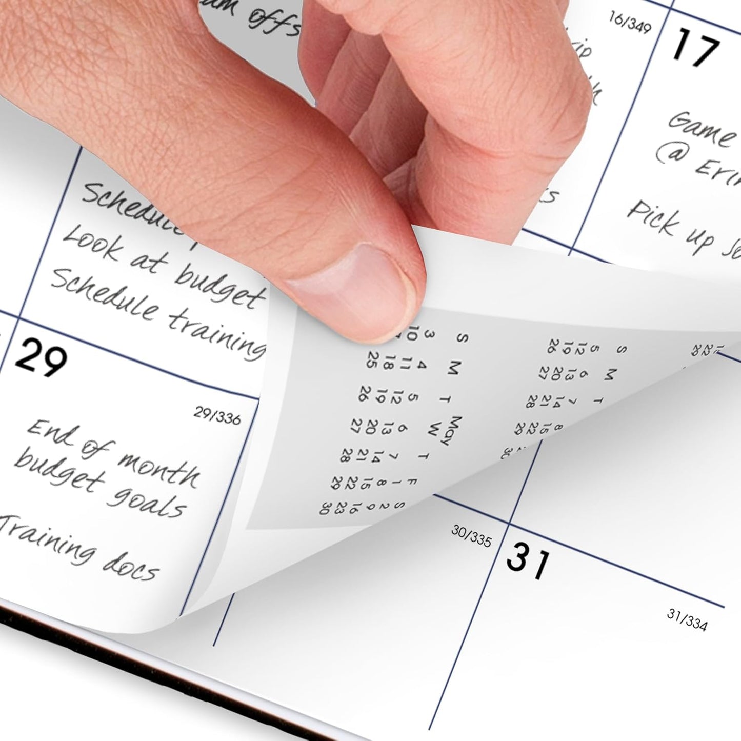 AT-A-GLANCE 2026 Planner, Monthly, 7" x 8-1/2", Medium, Hardcover, DayMinder, Black (G400H0026)