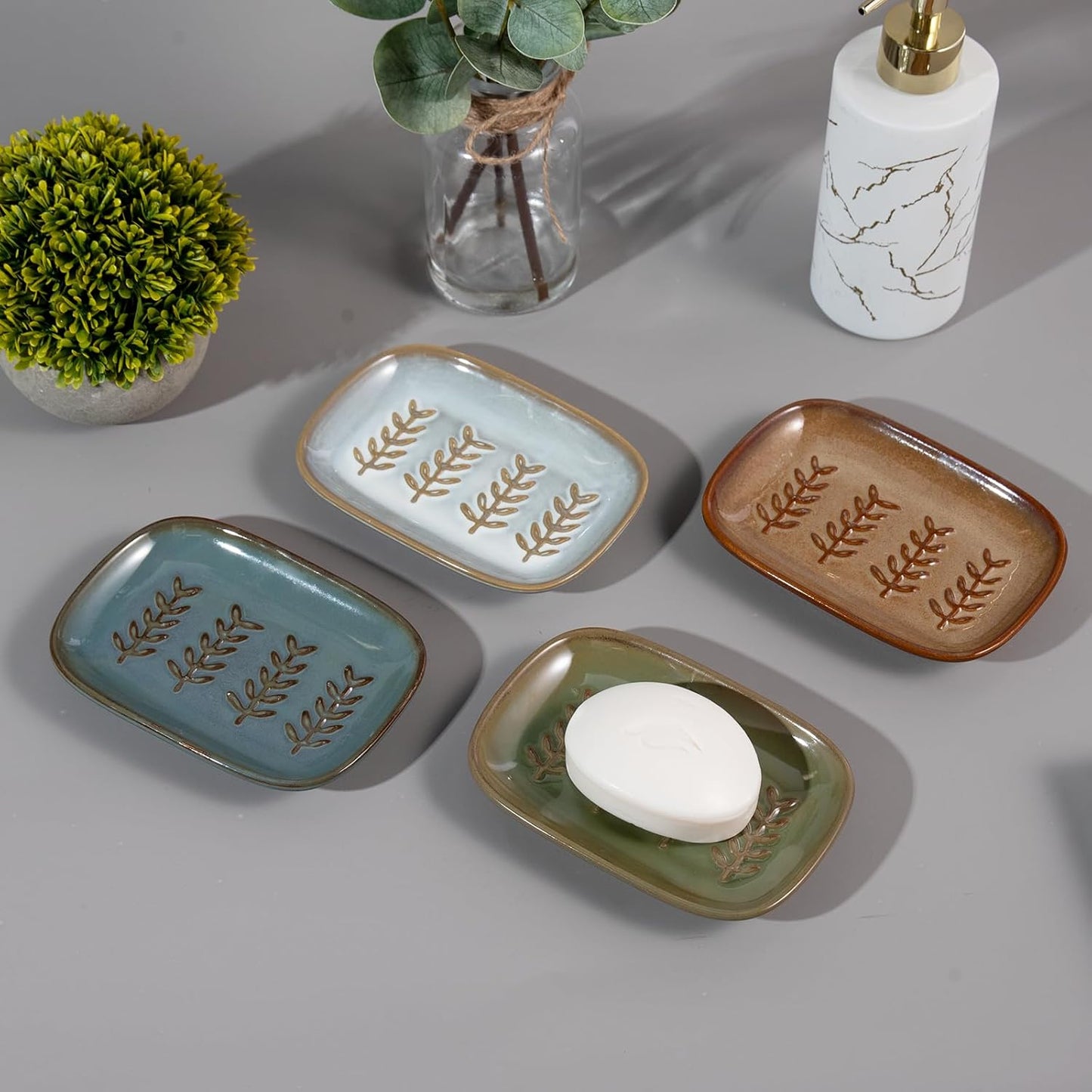 Aesthetic Ceramic Soap Dish for Shower, Soap Holder with Raised Relief, Shower Soap Dish for Shampoo Bar Or Sponge, Soap Saver for Bathroom, Kitchen, Sink, Decorative Soap Tray (Green)