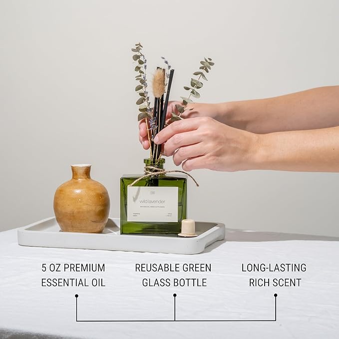 Craft & Kin Christmas Reed Diffuser with Dried Flowers | 5 oz White Lavender Scented Winter Reed Diffusers for Home, Bathroom | Scent Sticks | Elegant Fragrance Home Decor for Men & Women