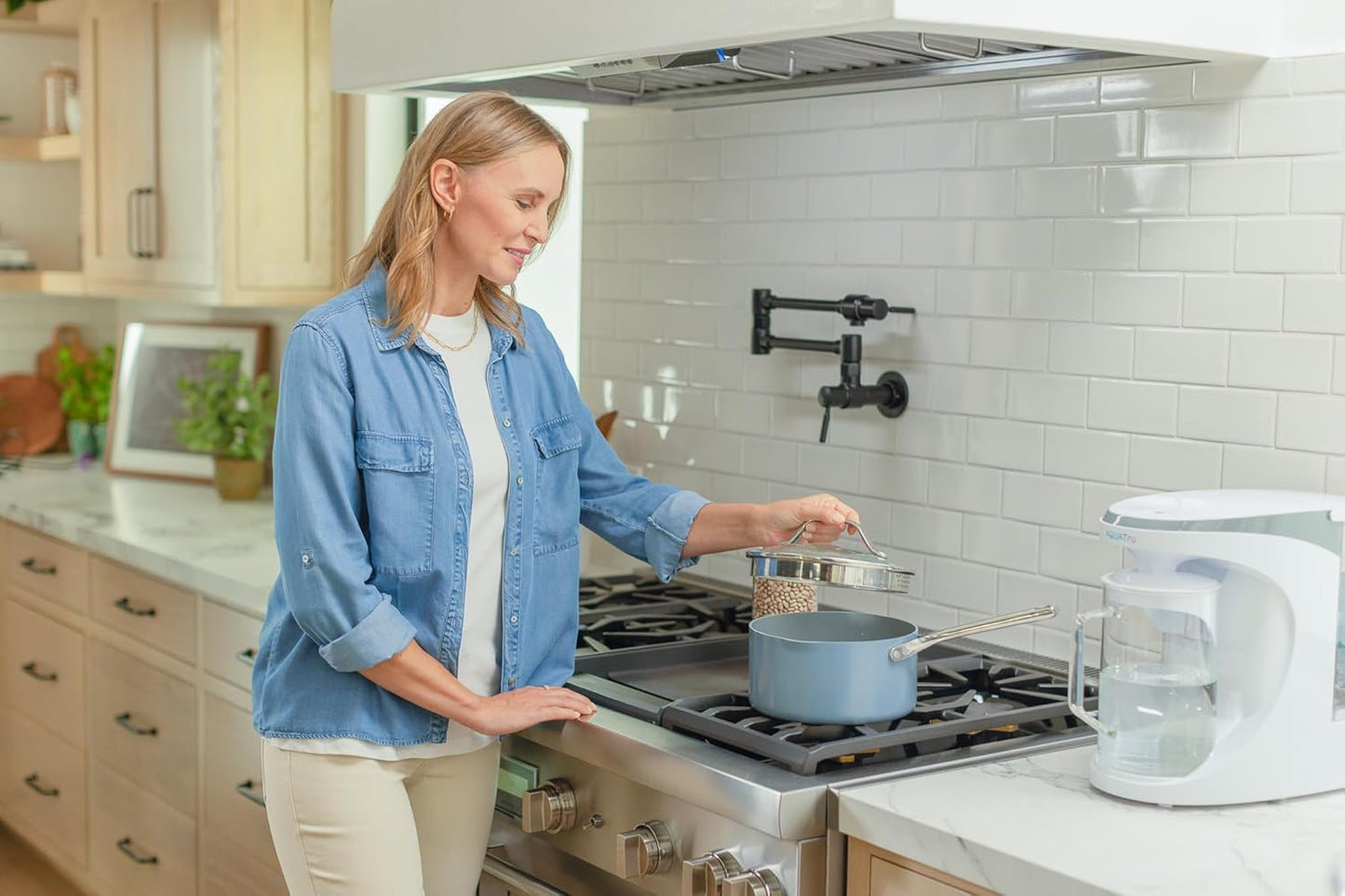 AquaTru Carafe Alkaline Countertop Water Purifier | Certified 4-Stage RO System Removes 84 Contaminants Including Forever Chemicals, Lead & Fluoride | Adds Healthy Minerals | No Plumbing