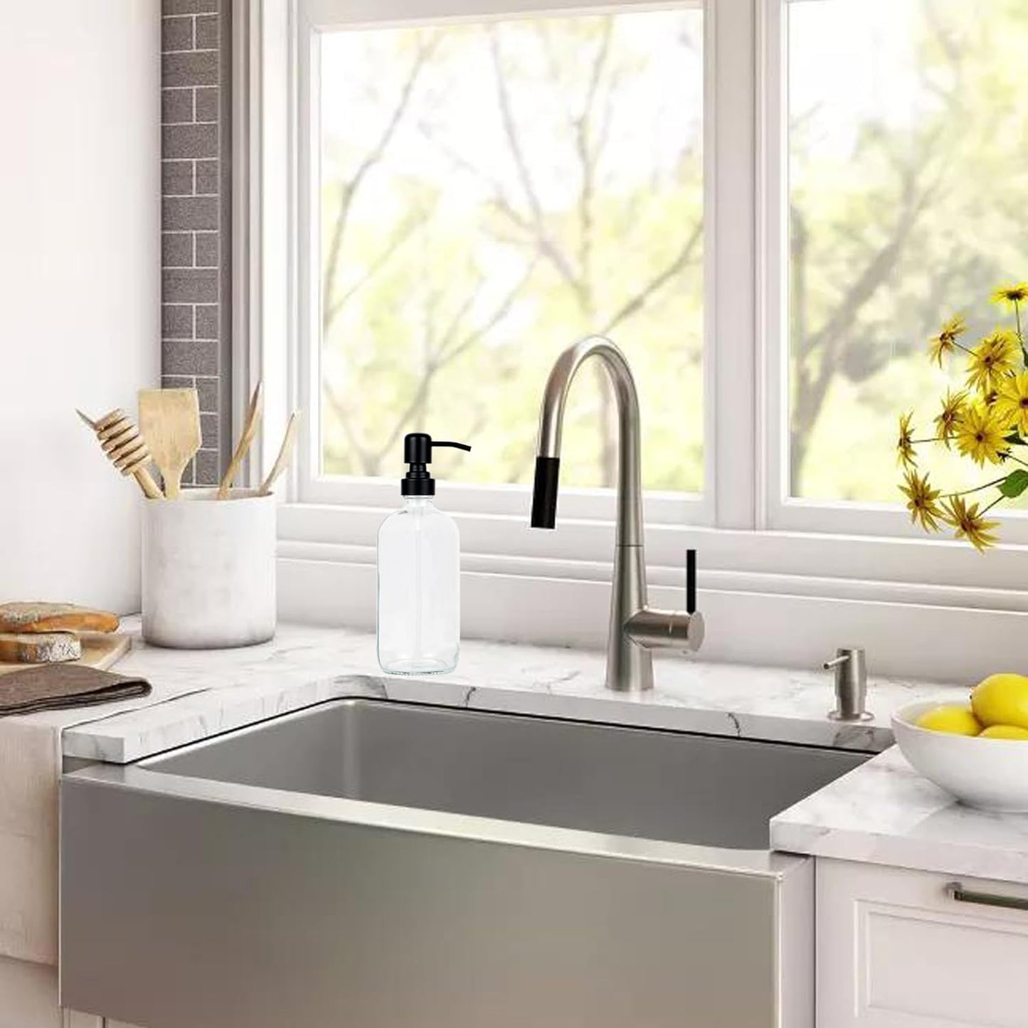 16 oz Refillable Glass Soap Dispenser with Black Rustproof Stainless Steel Pump, Glass Soap Dispenser for Hand Soap, Lotion, for Kitchen and Bathroom (Amber) (Clear)