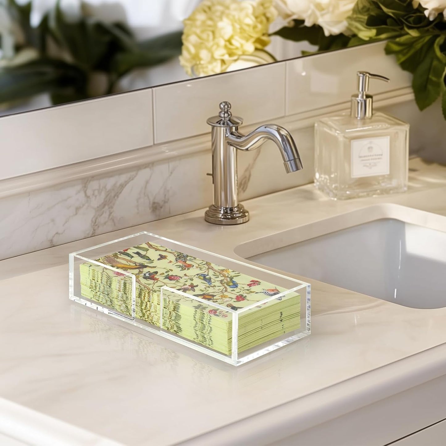 Acrylic Guest Towel Holder Tray for Bathroom, Clear Counter Rectangular Bathroom Napkin Holder for Ktichen, Modern Disposable Hand Towel Holder Tray for Home, Bar, Hotel, Office