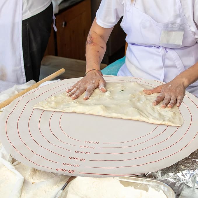 20 Inch Christmas Traditional Lefse Making Pastry Cloth, Round Baking Mat with Measurements, Lefse Making Accessory for Rolling Dough and Baking Kitchen Supplies (Not Include Board)