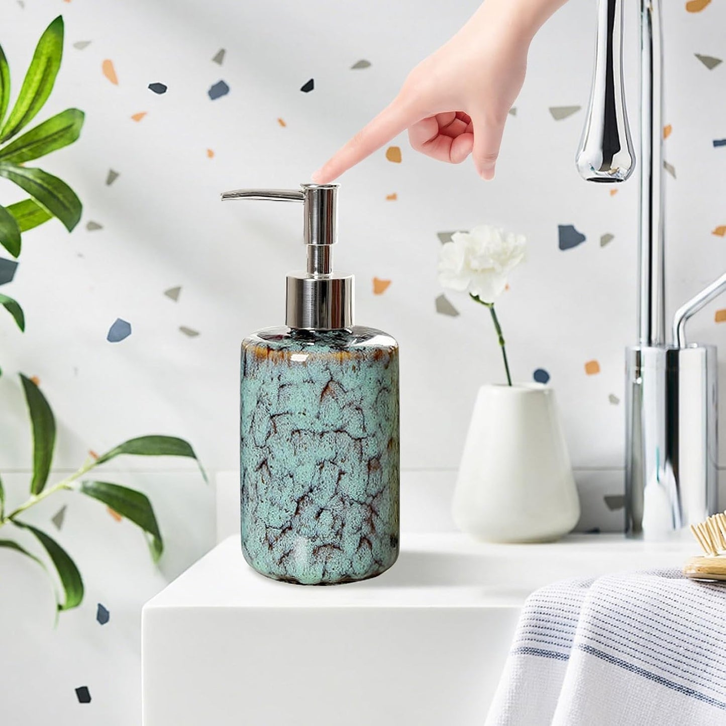 jessie Hand Soap Dispenser,Green Ceramic Liquid Hand Soap Dispenser with Pump,Modern Vintage Refillable Hand Lotion Pump Bottle for Bathroom Kitchen Set 11.8 oz (Green)