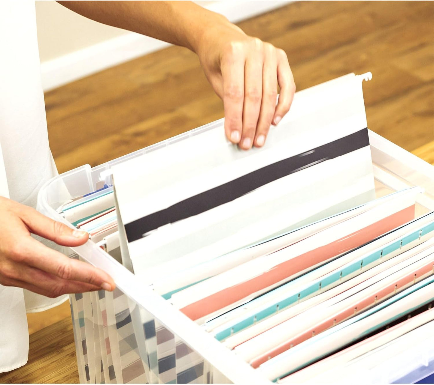 Bankers Box Heavy Duty Plastic File Box with Hanging Rails, Letter/Legal, 1 Pack (0086205)