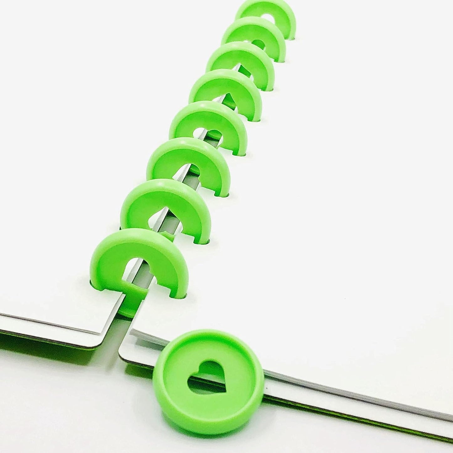 100pcs Planner Expander Discs 1.26Inch Book Binding Disc For Discbound Notebook Accessories Heart Binder Rings(Green,1.26 inch/32 mm)