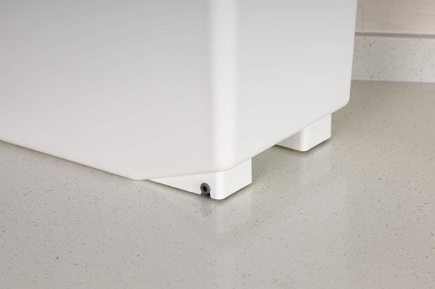 Flour Storage Container 25 lb (‎25 Liters) with Wheels Seal Locking Lid PP Pack-6