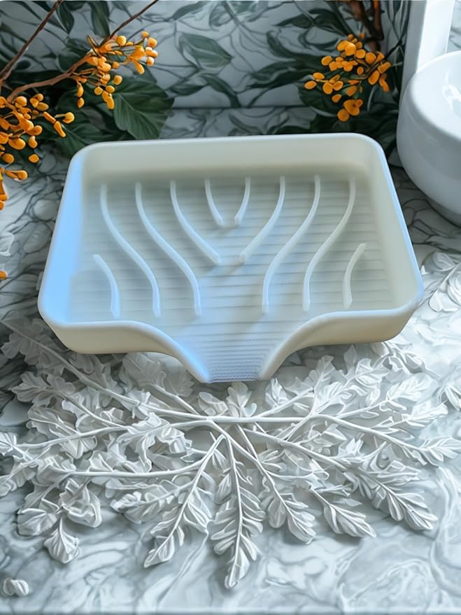 Plastic Soap Dish with Drainage Ridges, White, Water-Draining Design