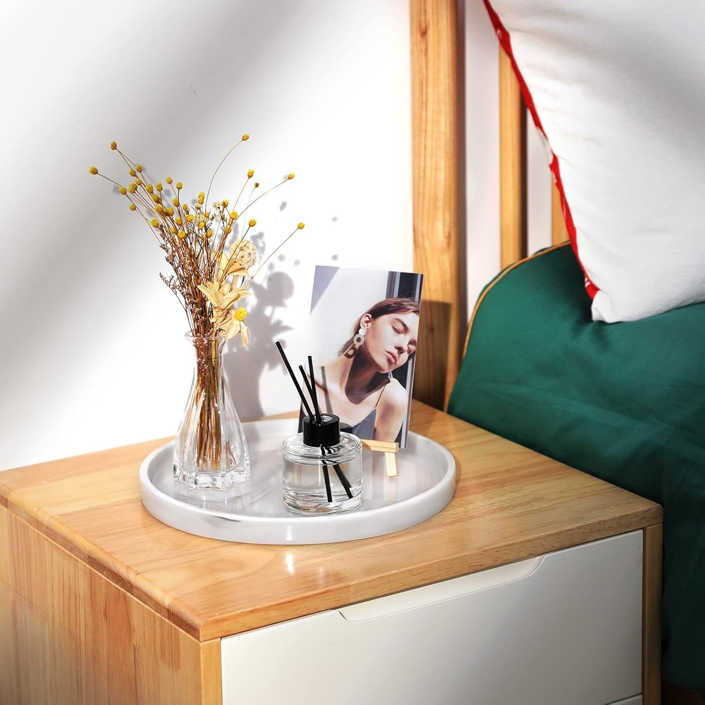 Emibele Vanity Tray, Resin Round Tray Decorative Storage Organizer for Bathroom Toilet Tank Bedroom Kitchen Countertop, Jewelry Storage Dresser Tray for Candle, Lotion Bottle, Cosmetics, Marble White