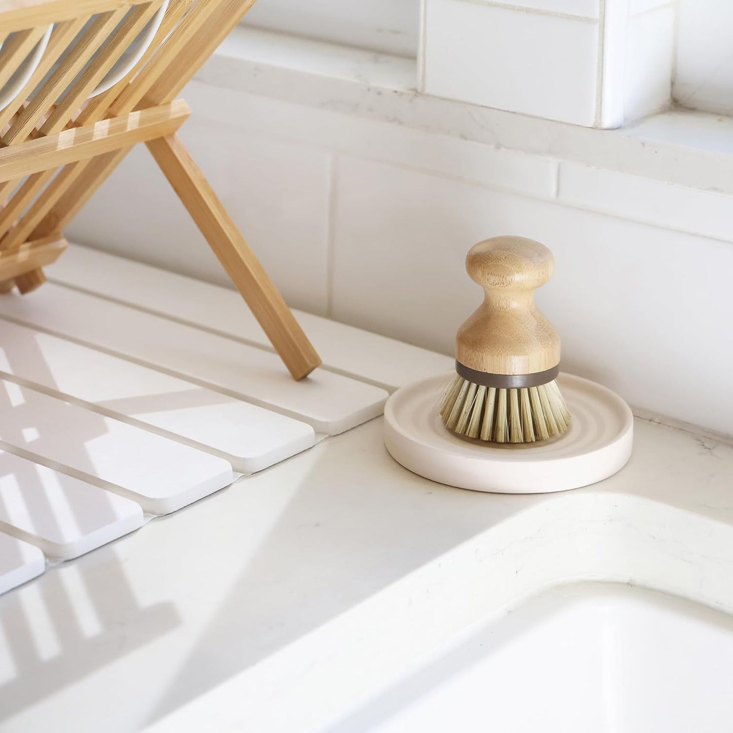 Selegna Diatomite Soap Holder, Circular Design with Ripple Pattern, Absorbent Bath Soap Dish (Beige)