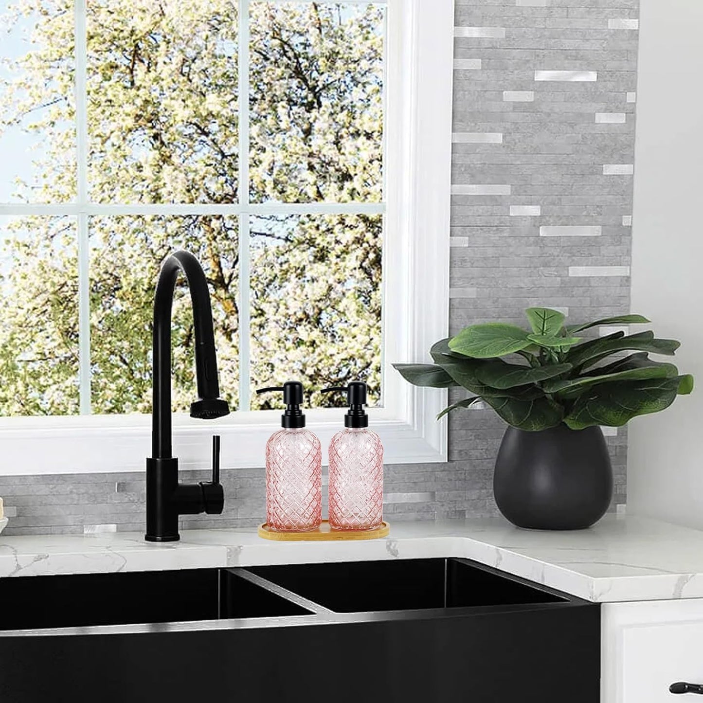 12Oz Glass Soap Dispenser with 304 Black Rustproof Stainless-Steel Pump, Refillable Glass Soap Dispenser for Kitchen, Bathroom, Farmhouse (Pink-2pack& Tray)