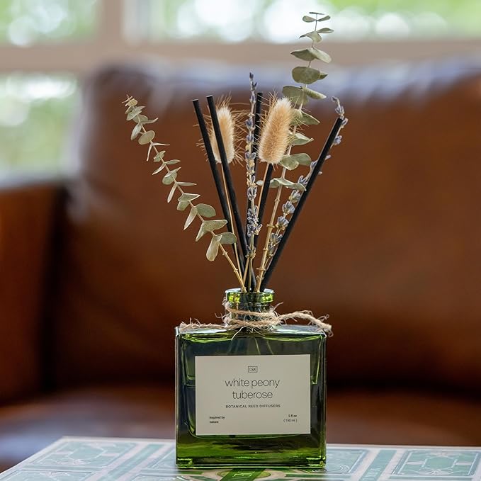 Craft & Kin Christmas Reed Diffuser with Dried Flowers | 5 oz White Peony & Tuberose Scented Holiday Reed Diffusers for Home, Bathroom | Scent Sticks | Elegant Fragrance Home Decor for Men & Women