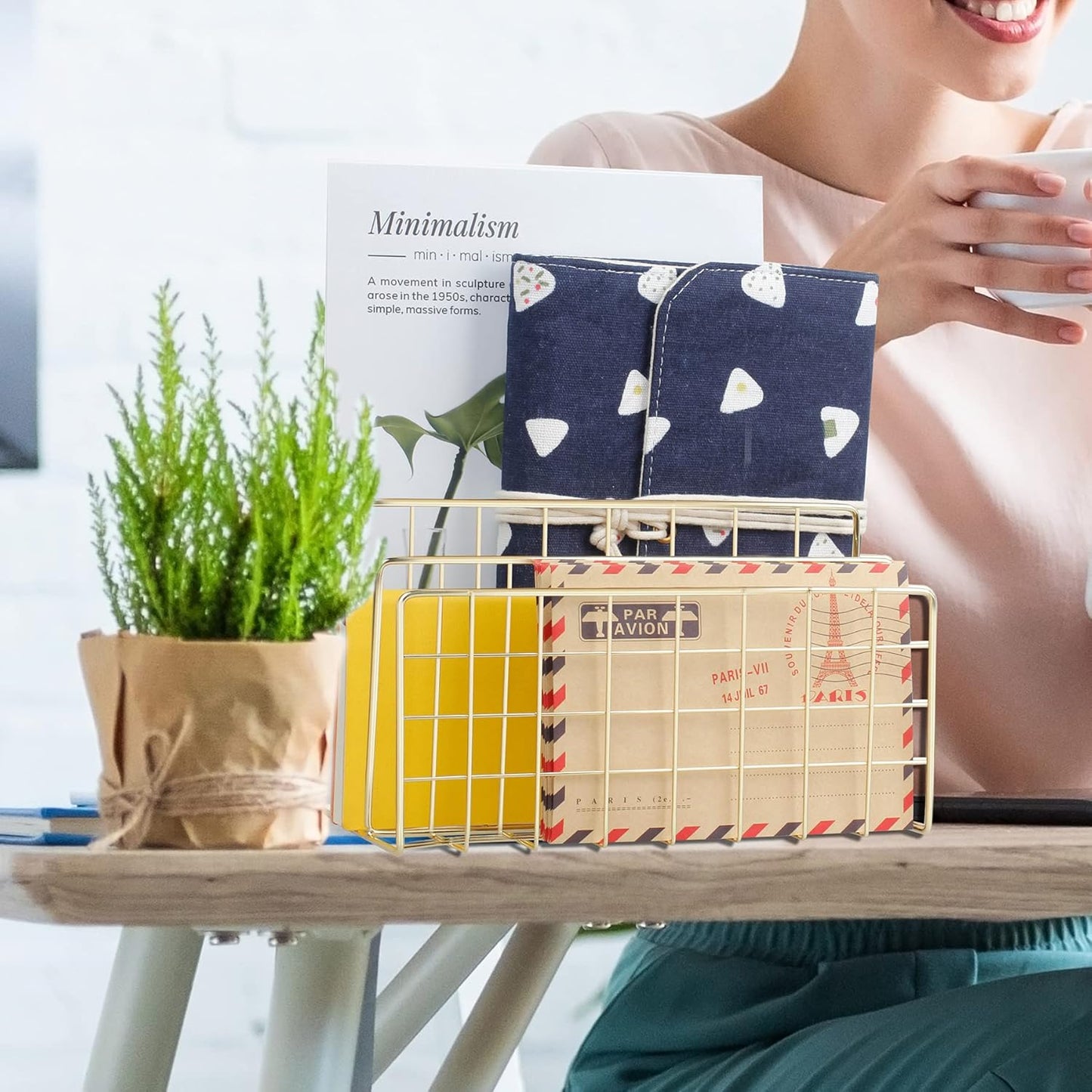 Desktop Mail Organizer File Organizer Metal Wire Mail Sorter Letter Organizer Magazine Rack for Letters, Mails, Books, Postcards, Brochures, Mail Holder (3 Slot, Gold)