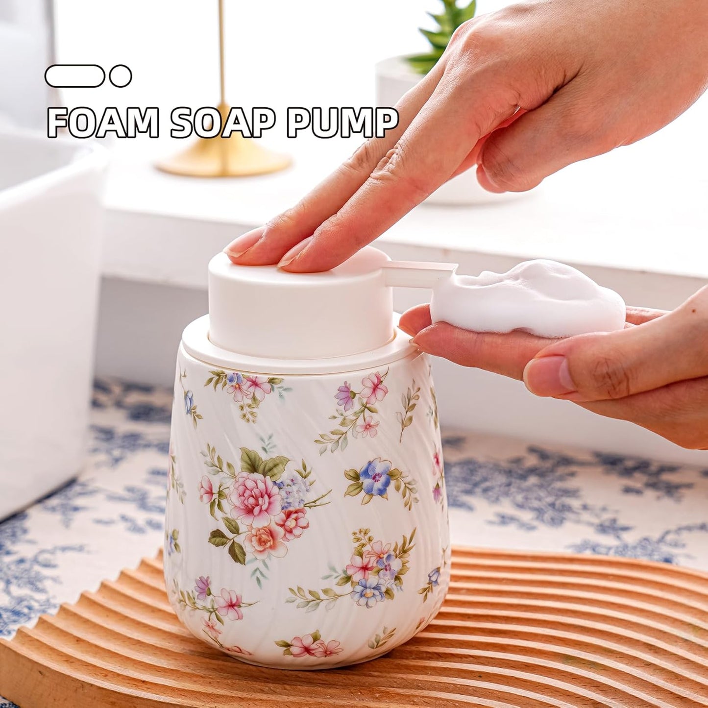 Foam soap Dispenser with Pump,13.5 oz foaming Hand soap Holder with Easy-to-Press Pump for Bathroom refillable Liquid Hand soap Dispenser (Foam-Little Flowers)