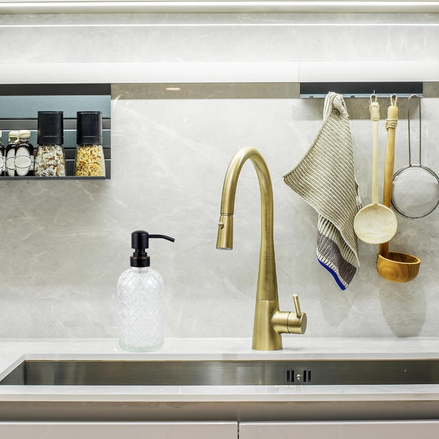 16 oz Glass Soap Dispenser with Stainless Steel Vintage Brushed Bronze Pump Head, Refillable Gemstone Pattern Soap Dispenser for Hand Soap, Dish Soap, and Lotion (Clear)