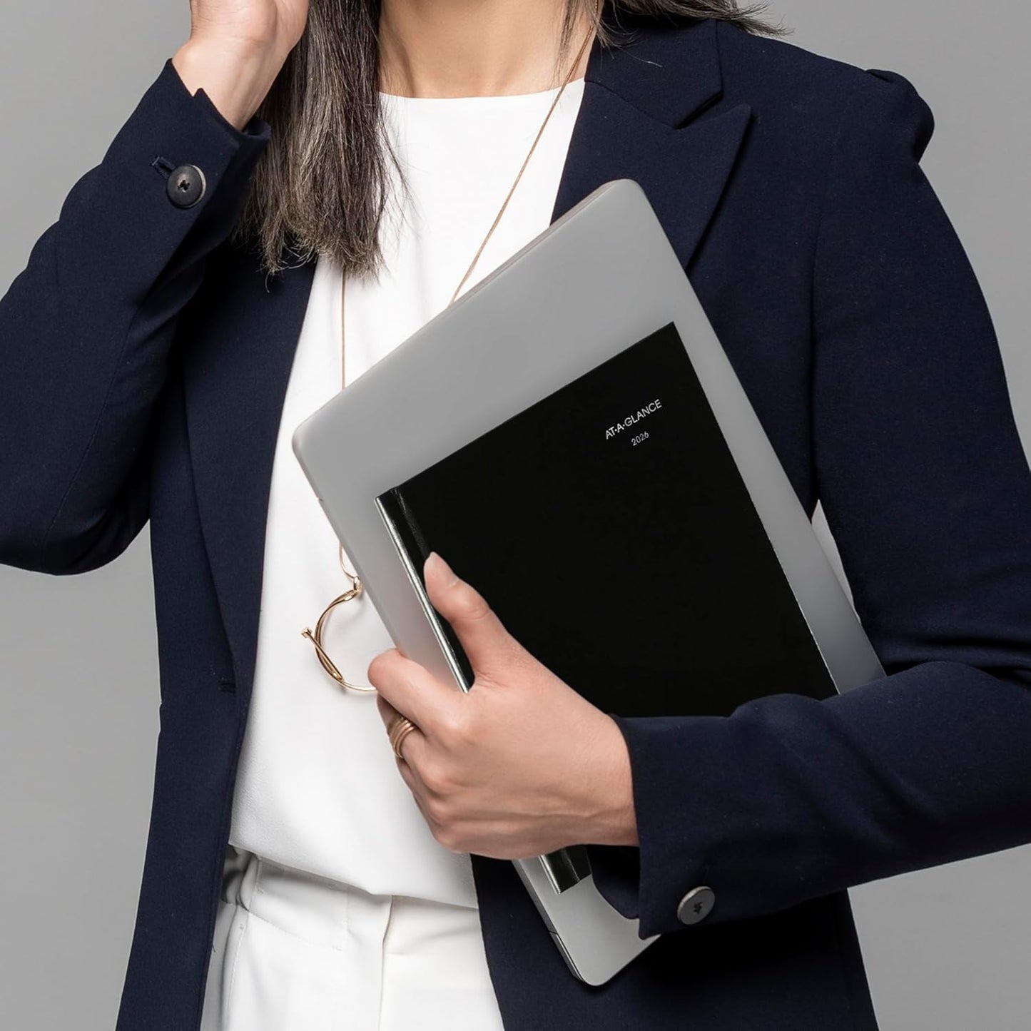 AT-A-GLANCE 2026 Planner, Monthly, 7" x 8-1/2", Medium, Hardcover, DayMinder, Black (G400H0026)