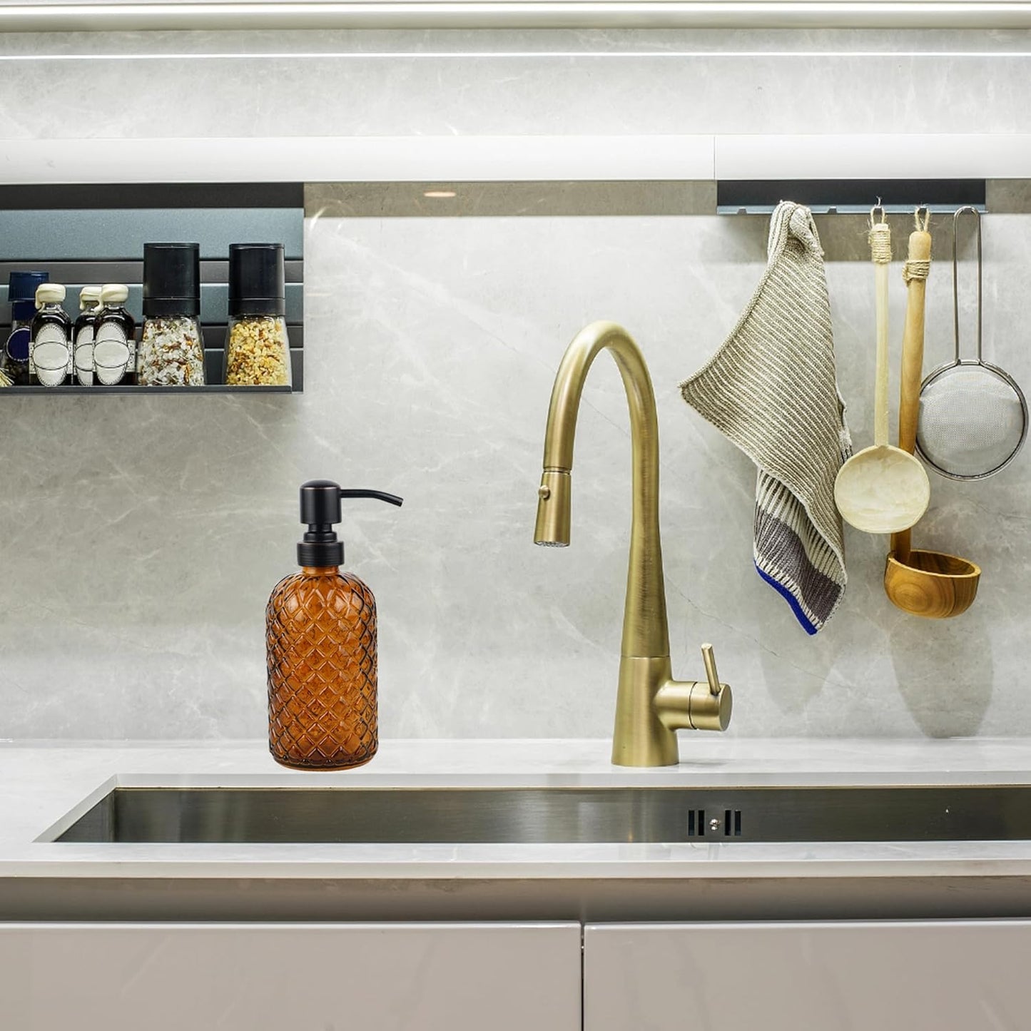 16 oz Glass Soap Dispenser with Stainless Steel Vintage Brushed Bronze Pump Head, Refillable Gemstone Pattern Soap Dispenser for Hand Soap, Dish Soap, and Lotion (Amber)