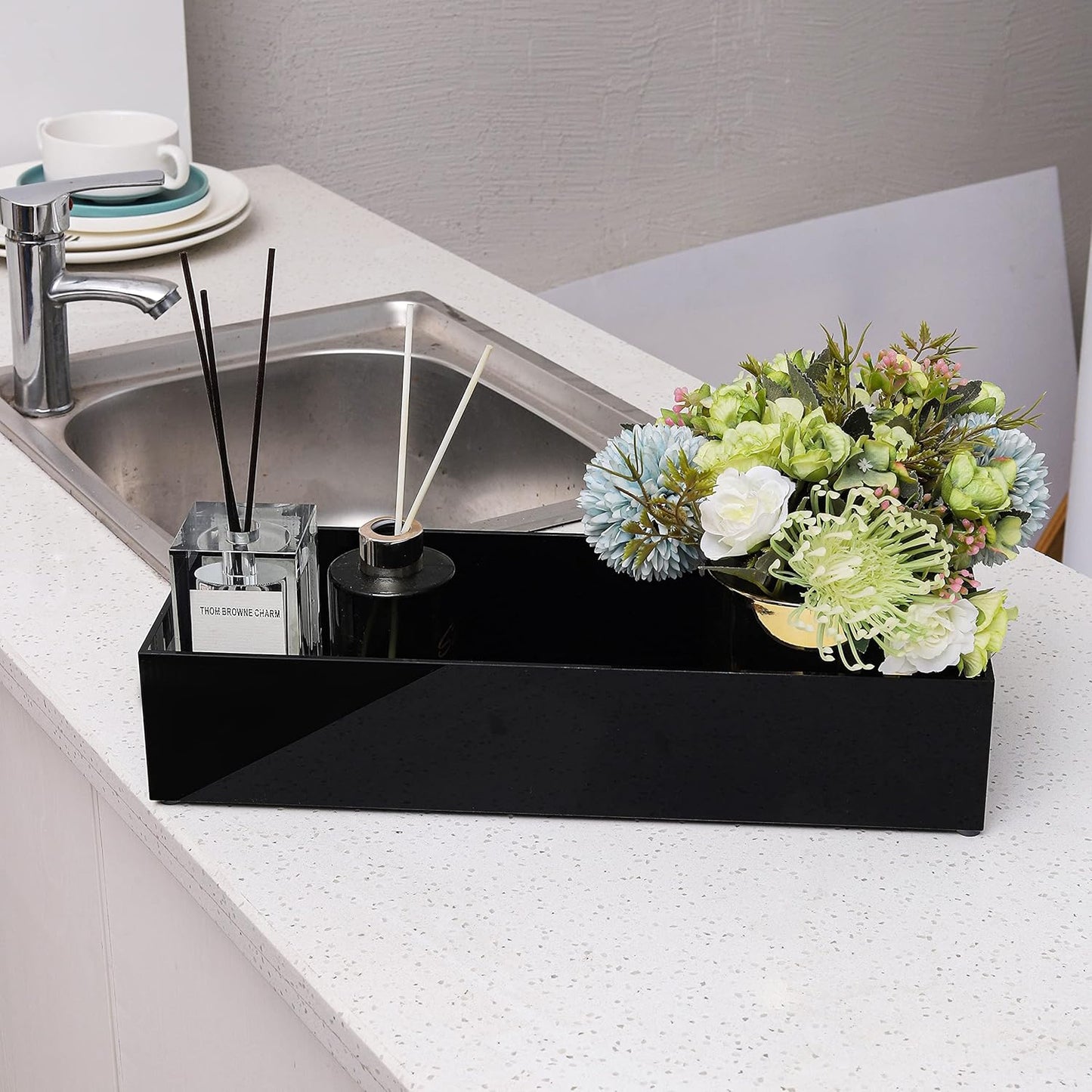 IEEK Toilet Paper Holder with Storage Acrylic Basket, Modern Tank Tray with Non-Slip Mat, Black Decor for Bathroom, Vanity, Bedroom, Entryway, Living Room